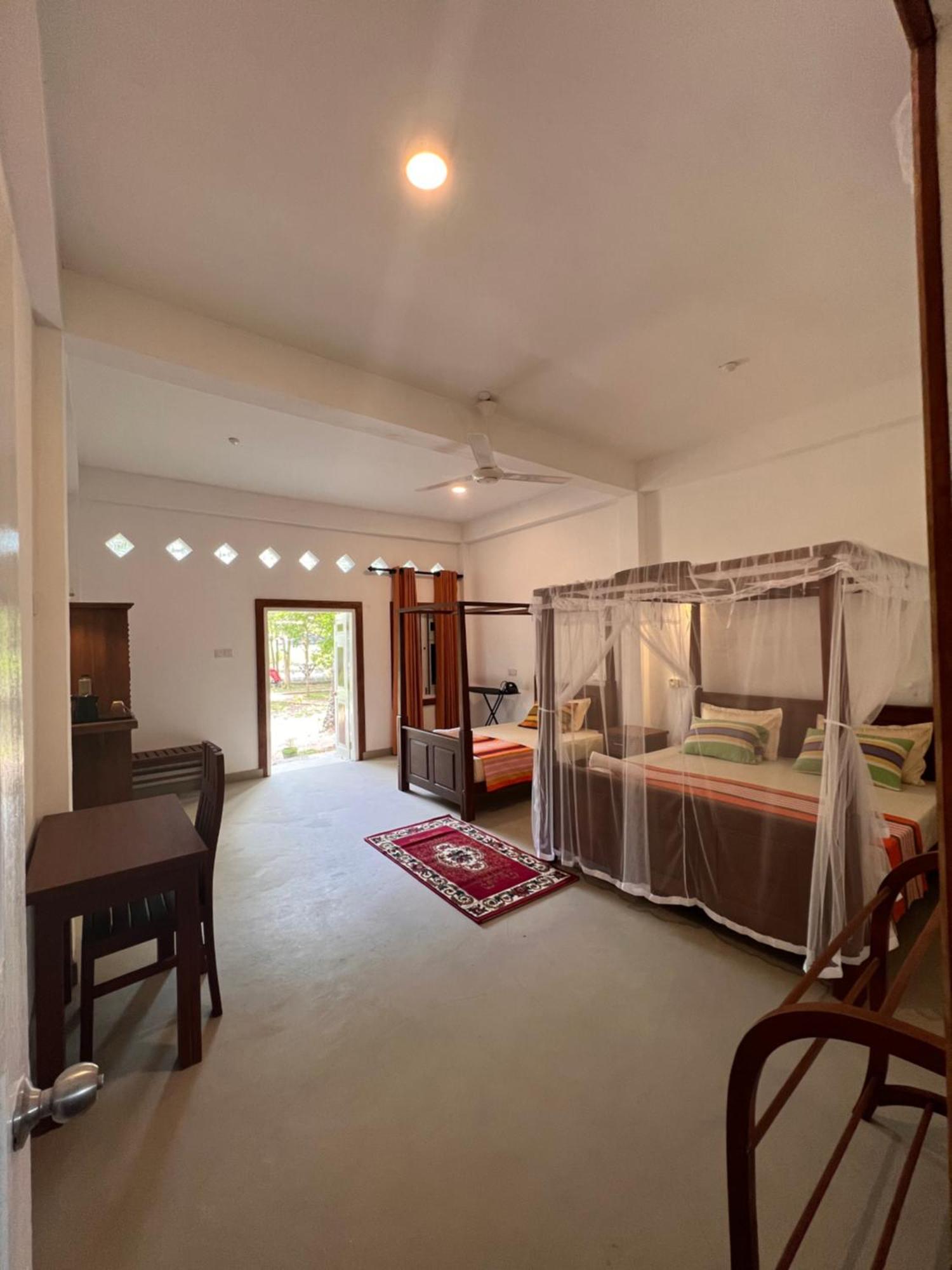 षाले Tembo Luxury Nochchiyagama