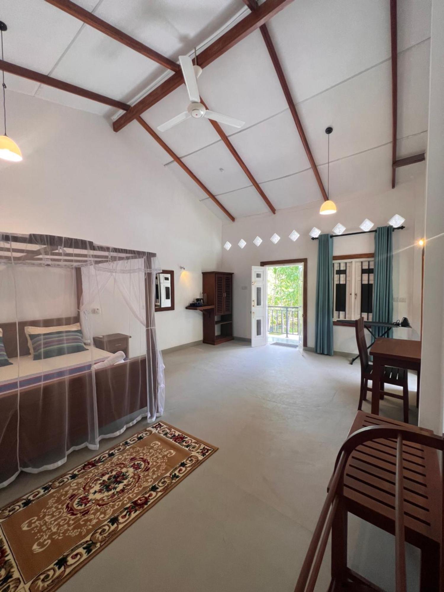 Tembo Luxury षाले