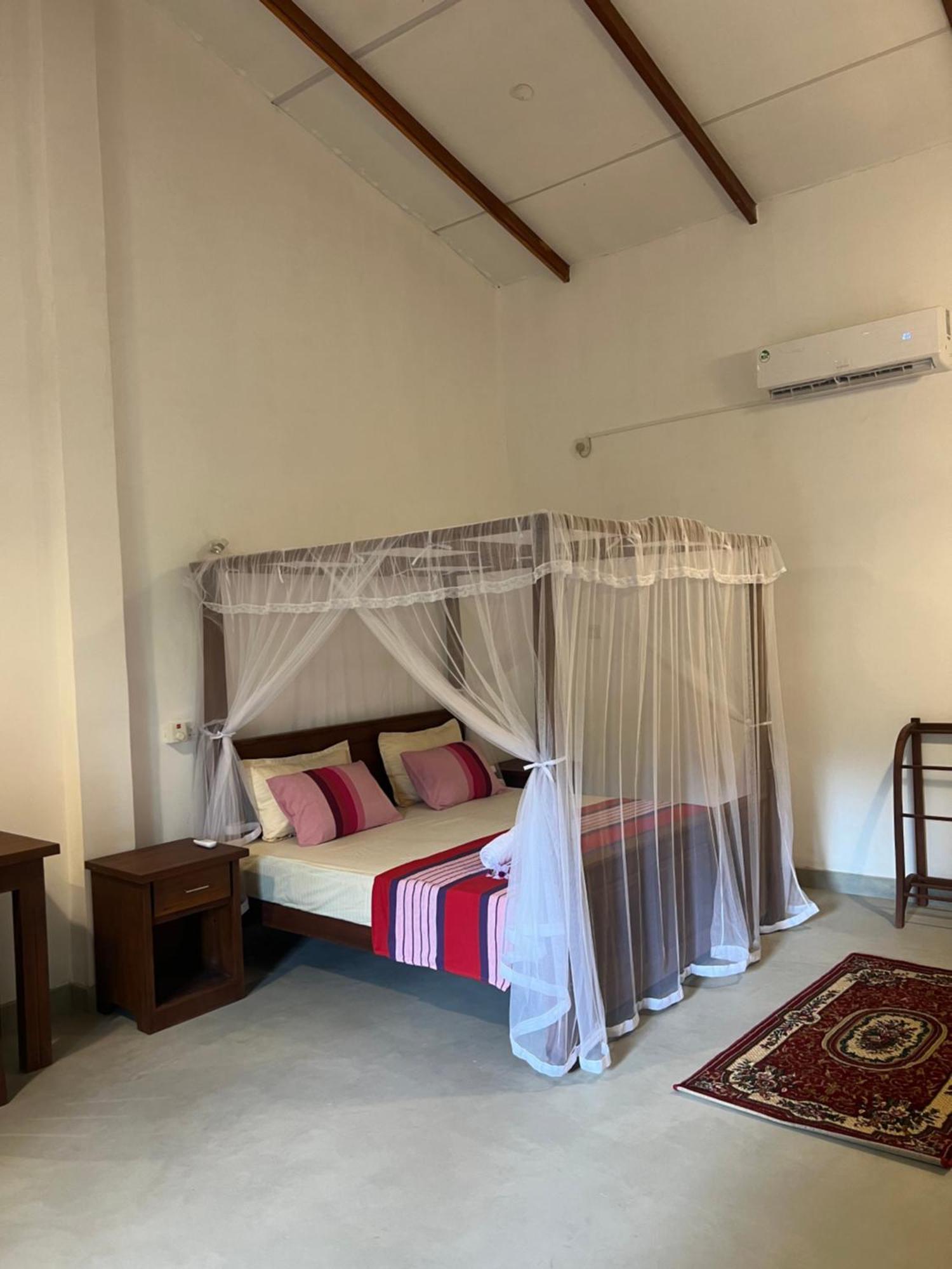 षाले Tembo Luxury Nochchiyagama